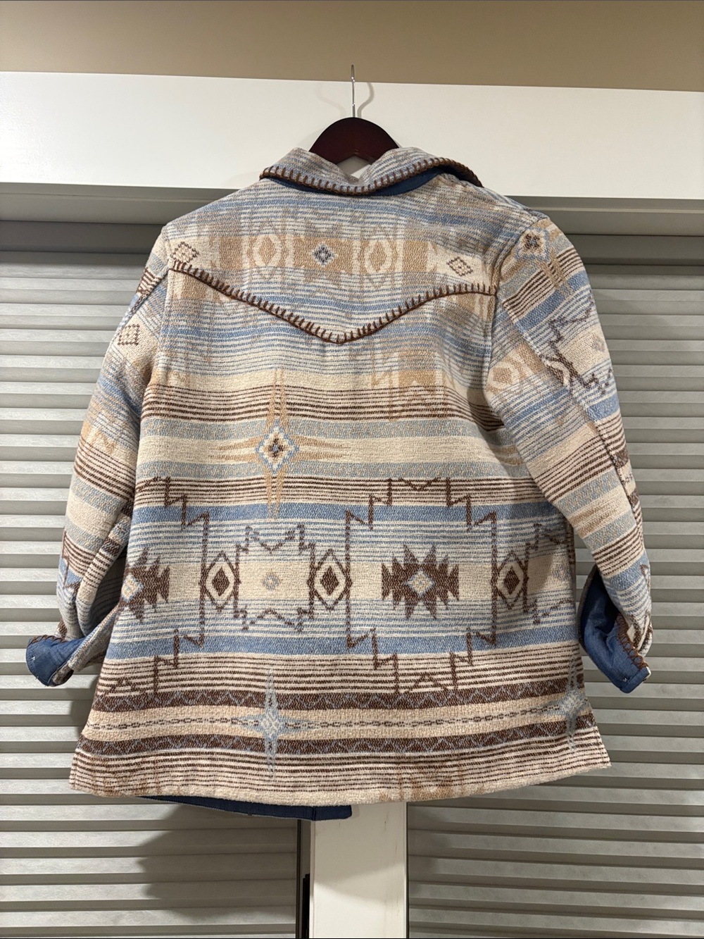 Women's Aztec Pattern Shacket - Blue & Tan - Picture 4 of 4